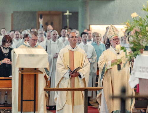 Philipp Sauter wird zum Priester geweiht